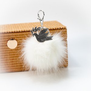 Littletinka Handmade přívěsek na kabelku pom pom - bílý s holubicí míru
